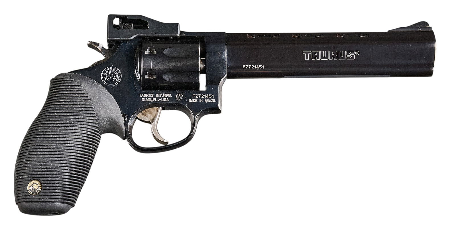 Taurus Tracker 17 HMR Revolver: Serial: FZ721451Manufacturer: TaurusModel: TrackerCaliber: 17HMRBarrel length: 6.5 in.OAL: 11 in.Condition: Very Good-Like New: some sporadic very light handling marks; bore is excellent & bright