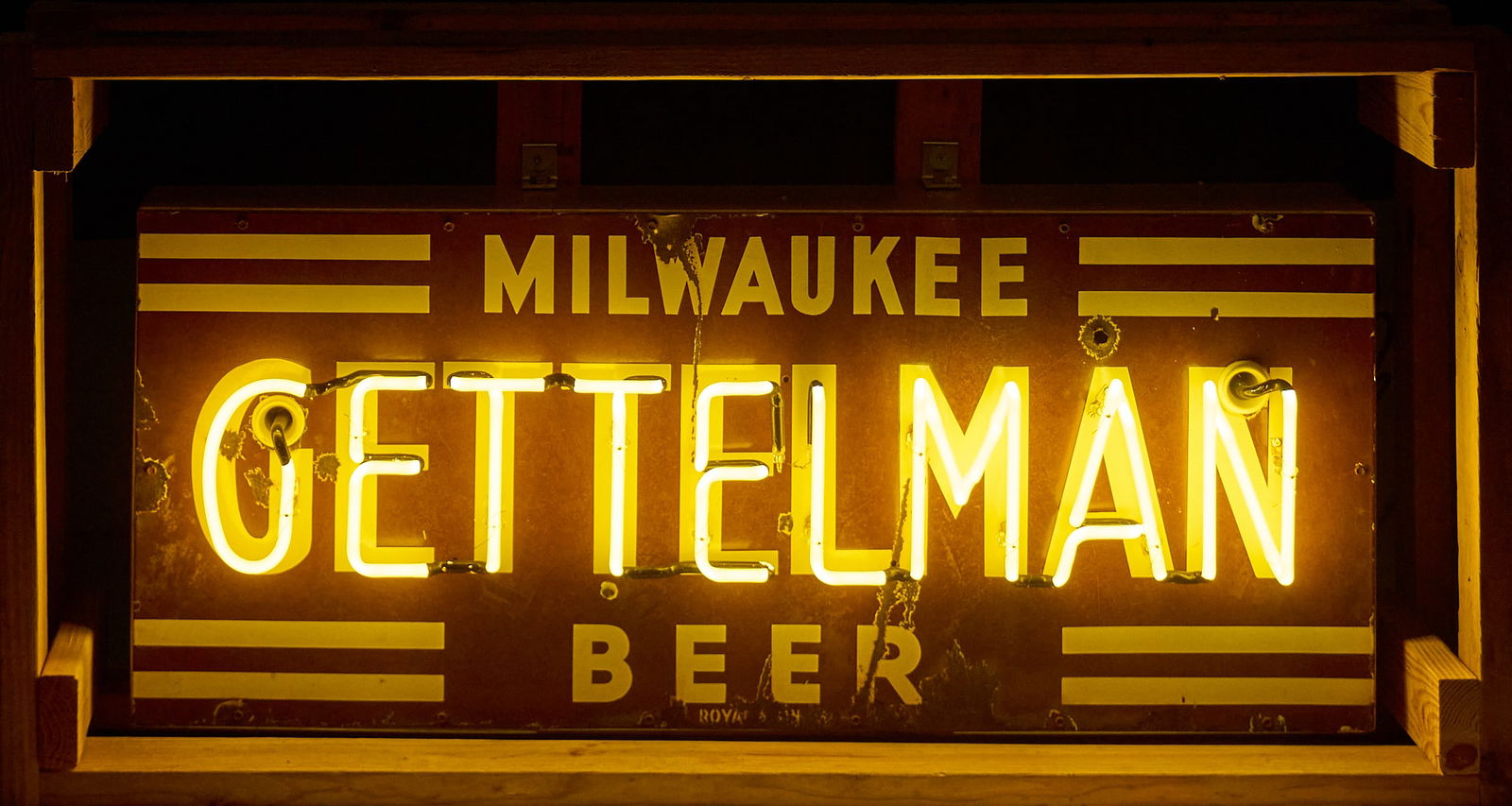 Milwaukee Gettelman Beer Neon Porcelain Sign (1 of 5)