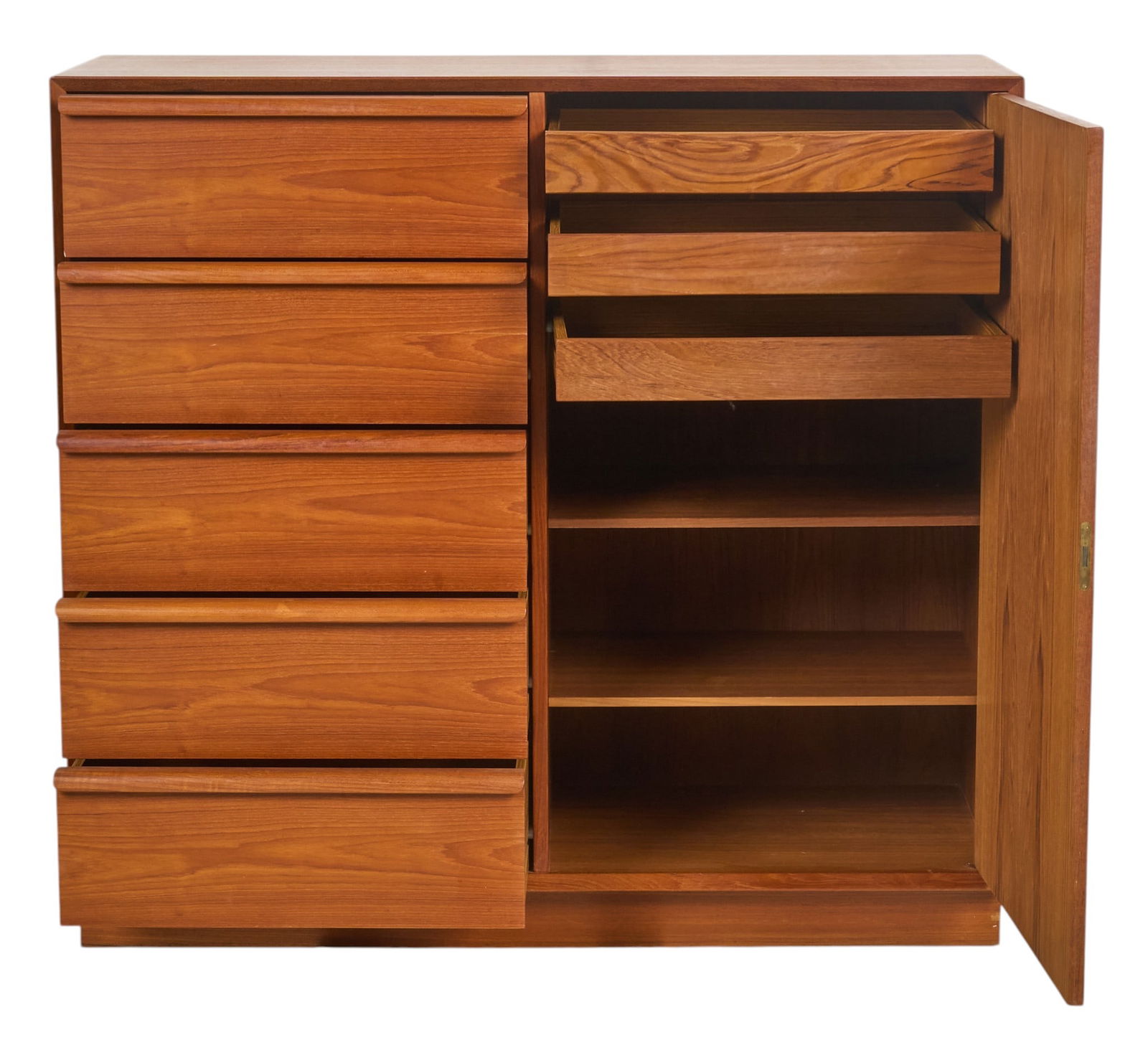 Bachelor's Chest - 3