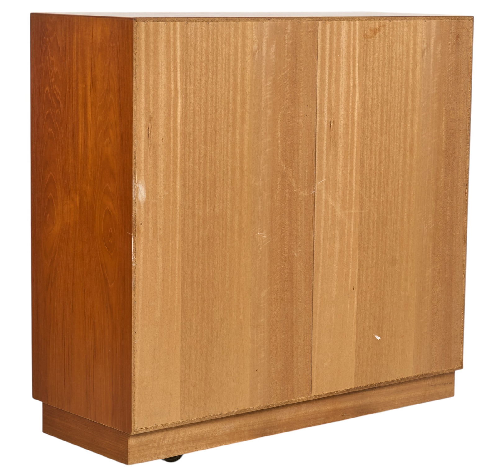 Bachelor's Chest - 4