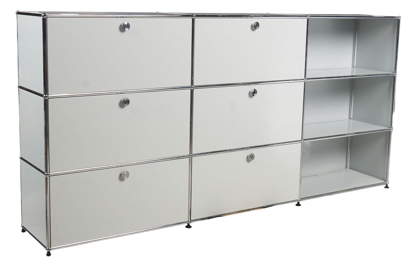 USM Haller Modular Storage Unit: Haller white storage unit by Fritz Haller for USM Modular, featuring four drop-front cabinet doors, above two drawers, in modular design featuring chrome frames, includes keysheight 43