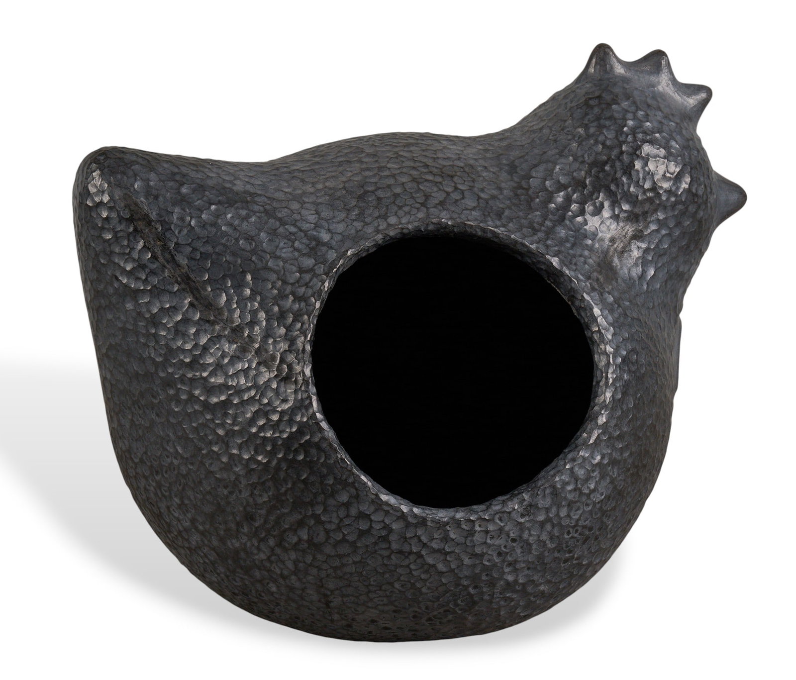 Oaxacan Hen Vase: Hand-made ceramic Oaxacan barro negro gallina (hen), featuring martillado (hand-hammered texture), circa 20th century height 9 in. x width 8 in. x depth 11 in. Provenance: Property from a h