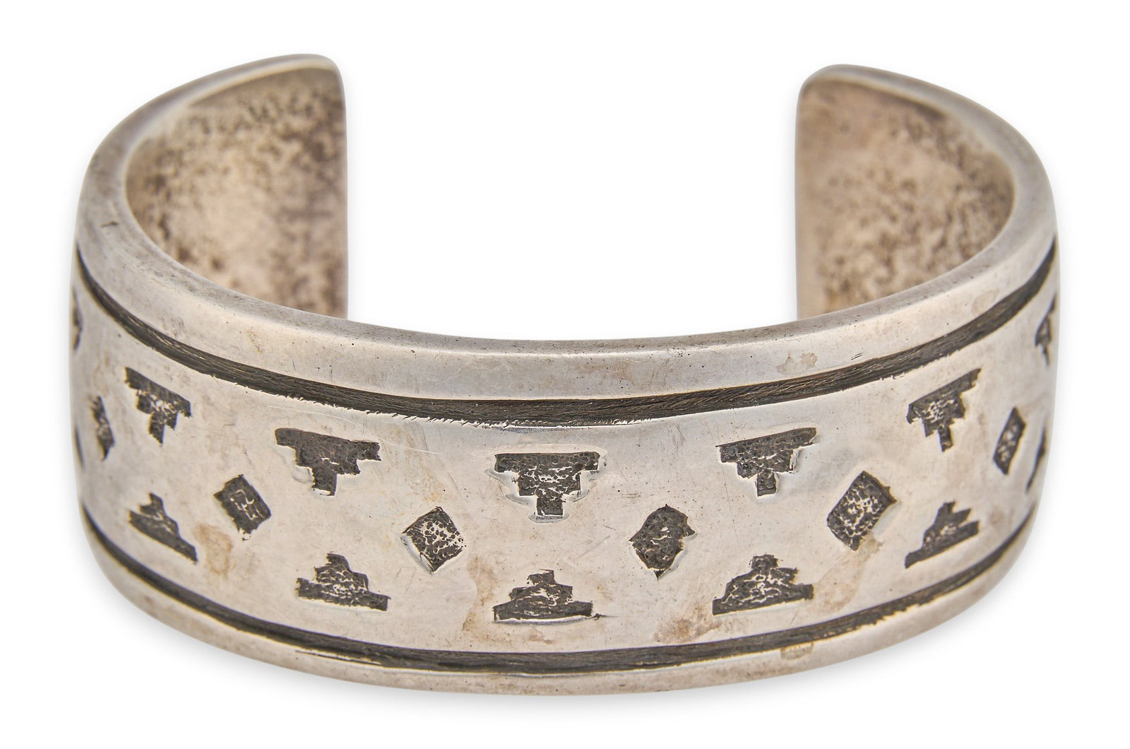 Michael Kirk, Isleta Pueblo Tufa Sterling Cuff (1 of 4)
