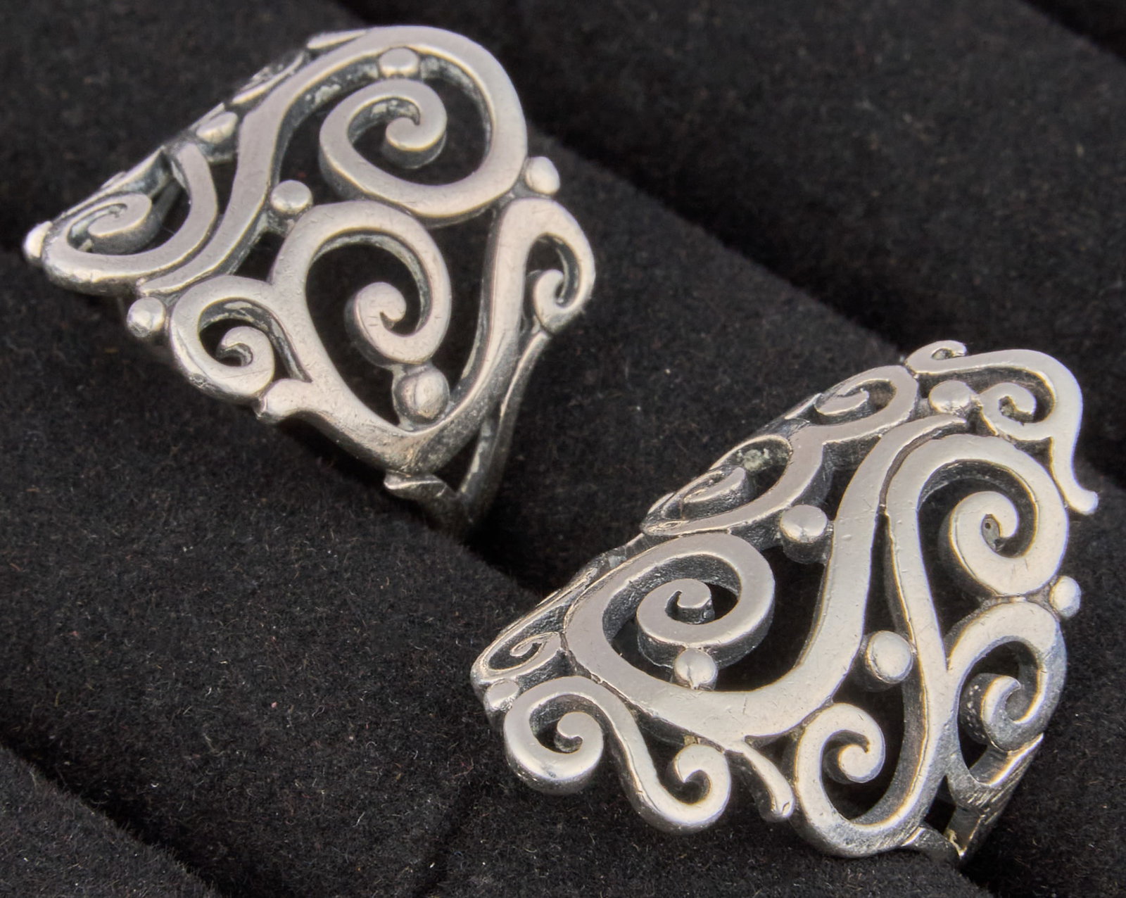 (2) James Avery Sterling Silver Rings (1 of 7)
