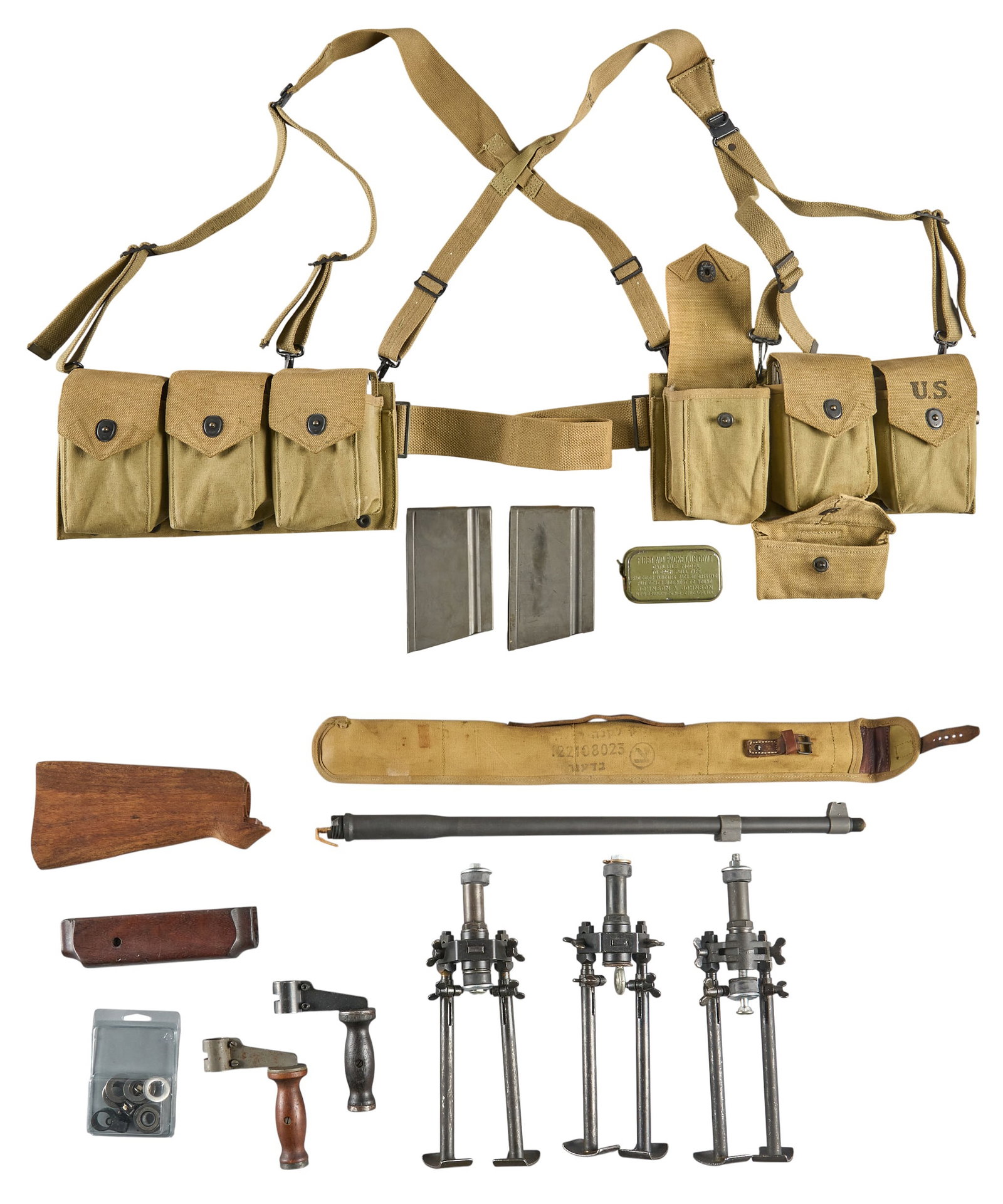 Browning BAR M1918A3 Parts & Accessories Set: Browning BAR Model 1918A3 parts set Includes: -IBM (10-43 dated) unissued condition BAR barrel in barrel sleeve -2 x period BAR 1918A3 carrying handles -3 x complete BAR 1918A3 bipod systems -BAR 1918