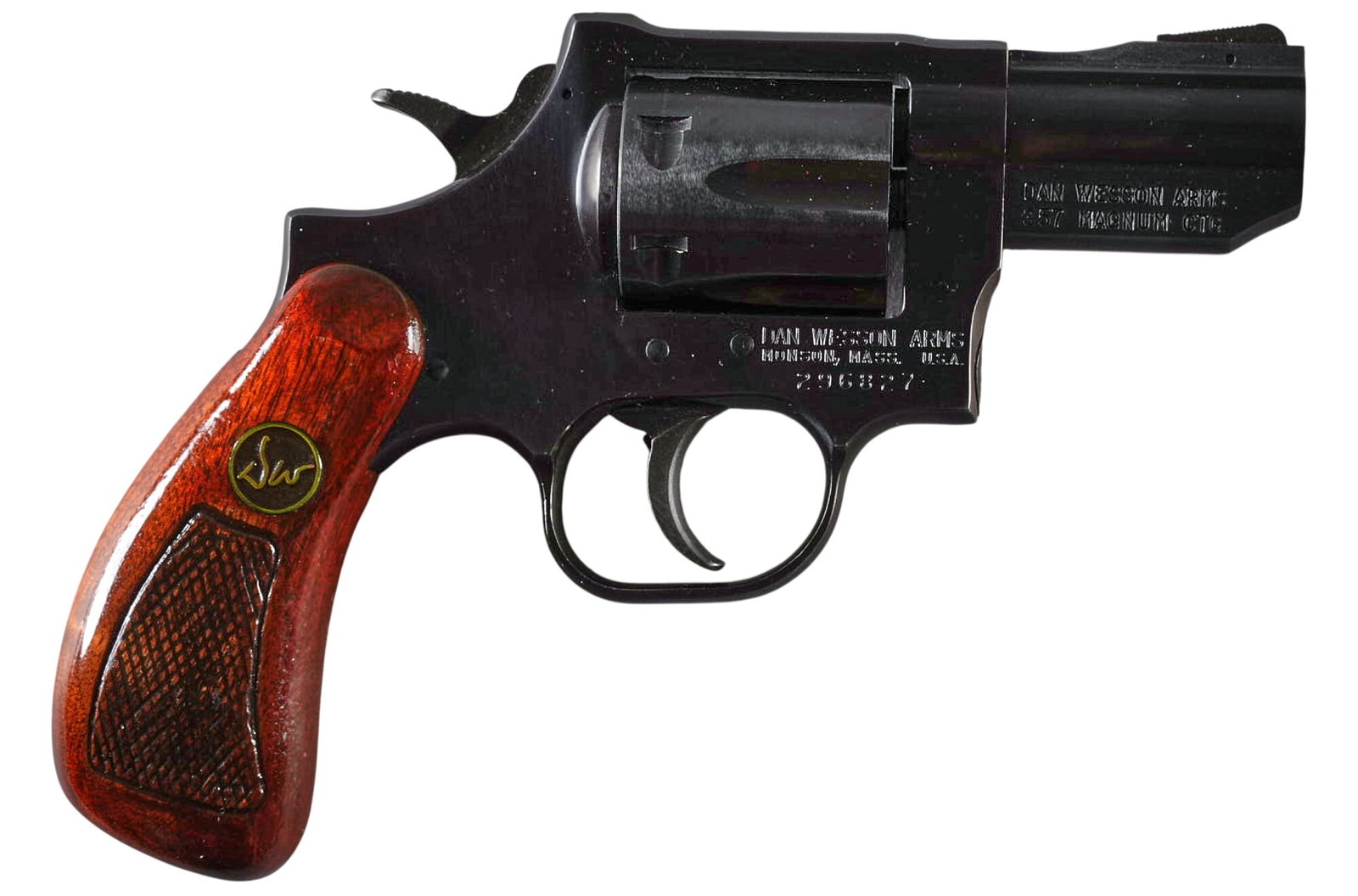 Dan Wesson Model 14-2 Service DA 357 Magnum Revolver: Serial: 296827 Manufacturer: Dan Wesson Model: 14-2 Service DA Caliber: 357 Magnum Barrel length: 2.5 in. OAL: 7.75 in. Condition: Very Good; light used condition Includes: round knob grip; 2.5 in. in