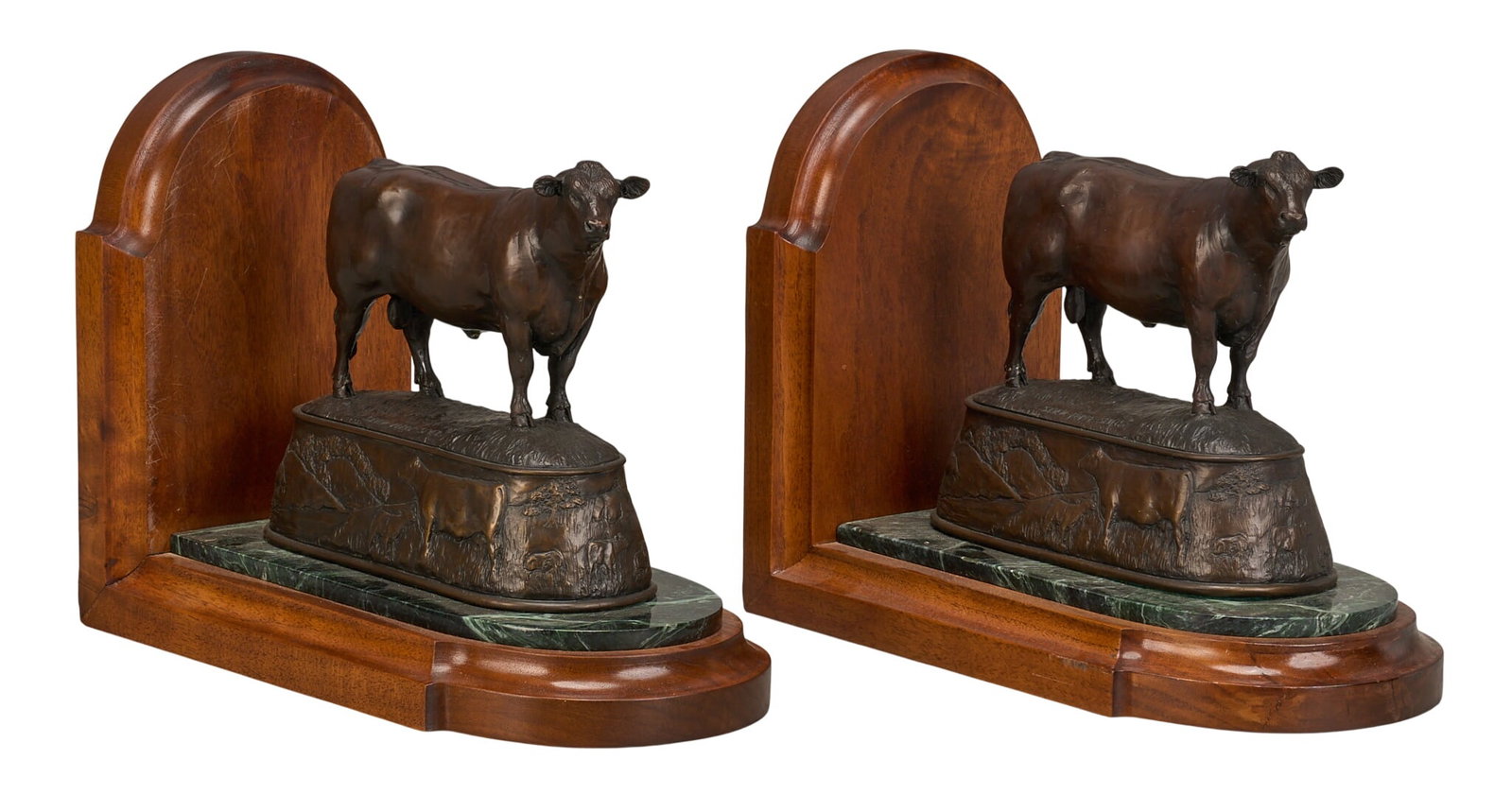 James Linthicum, Bronze Angus Bookends: Pair of bookends, each with a bronze Angus bull sculpture by James Linthicum (Amer., 20th-21st C.), each bronze with incised signature, title "Seven Forty Seven", edition number (18/19 and