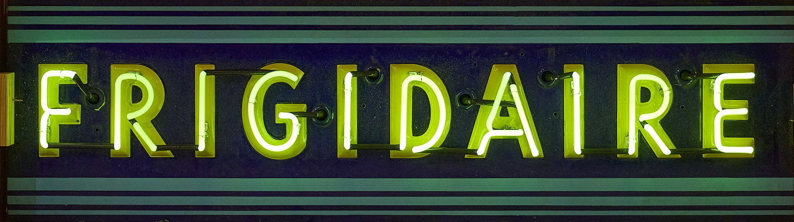 Frigidaire Neon Sign (1 of 2)