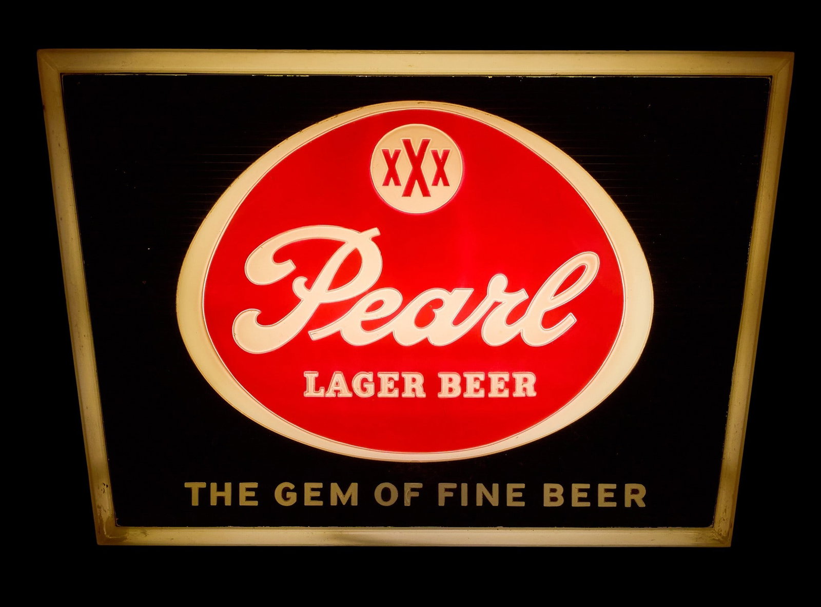 Pearl Beer Light Up Sign: Pearl Beer light up sign, in working condition height 8.5 in. x width 12 in. x depth 3 in. Provenance: Property from a home in San Antonio, Texas