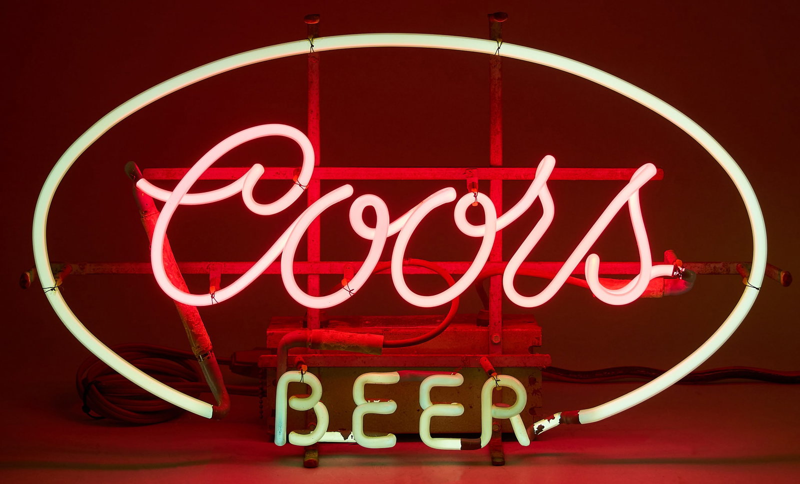 Coors Beer Neon Sign, 20th C.: Vintage Coors Beer neon sign, circa late 20th century, in working condition height 14 in. x width 24 in. x depth 6 in. Provenance: Property from a New Braunfels, Texas collector of vintage