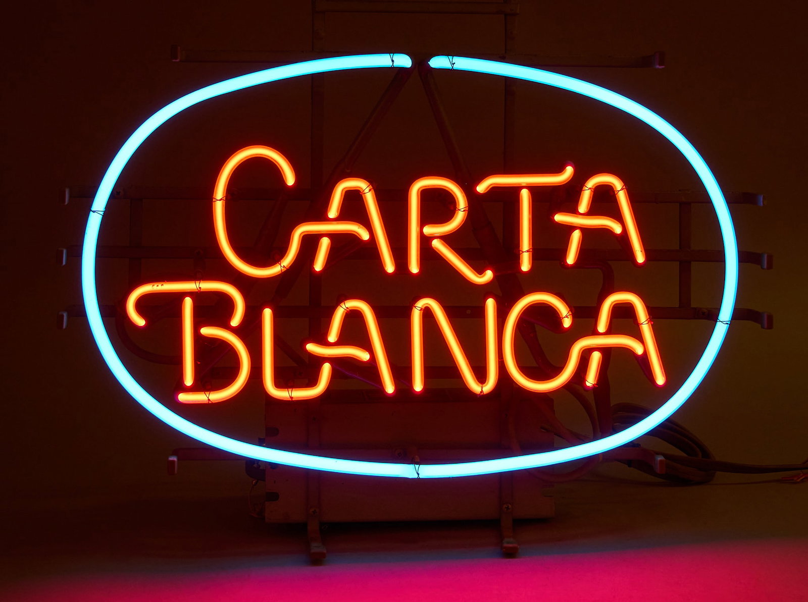 Carta Blanca Neon Sign, 20th C.: Vintage Carta Blanca beer neon sign, circa late 20th century, in working condition height 17 in. x width 21.5 in. x depth 7 in. Provenance: Property from a New Braunfels, Texas collector of