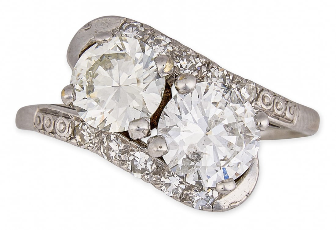 Vintage 18K/Palladium GIA Diamond Ring: Vintage 18K white gold ring set with two round brilliant cut diamonds in palladium heads, one weighing approximately 0.97 ct (GIA e-Report No. 2235957169) and one weighing approximately 
