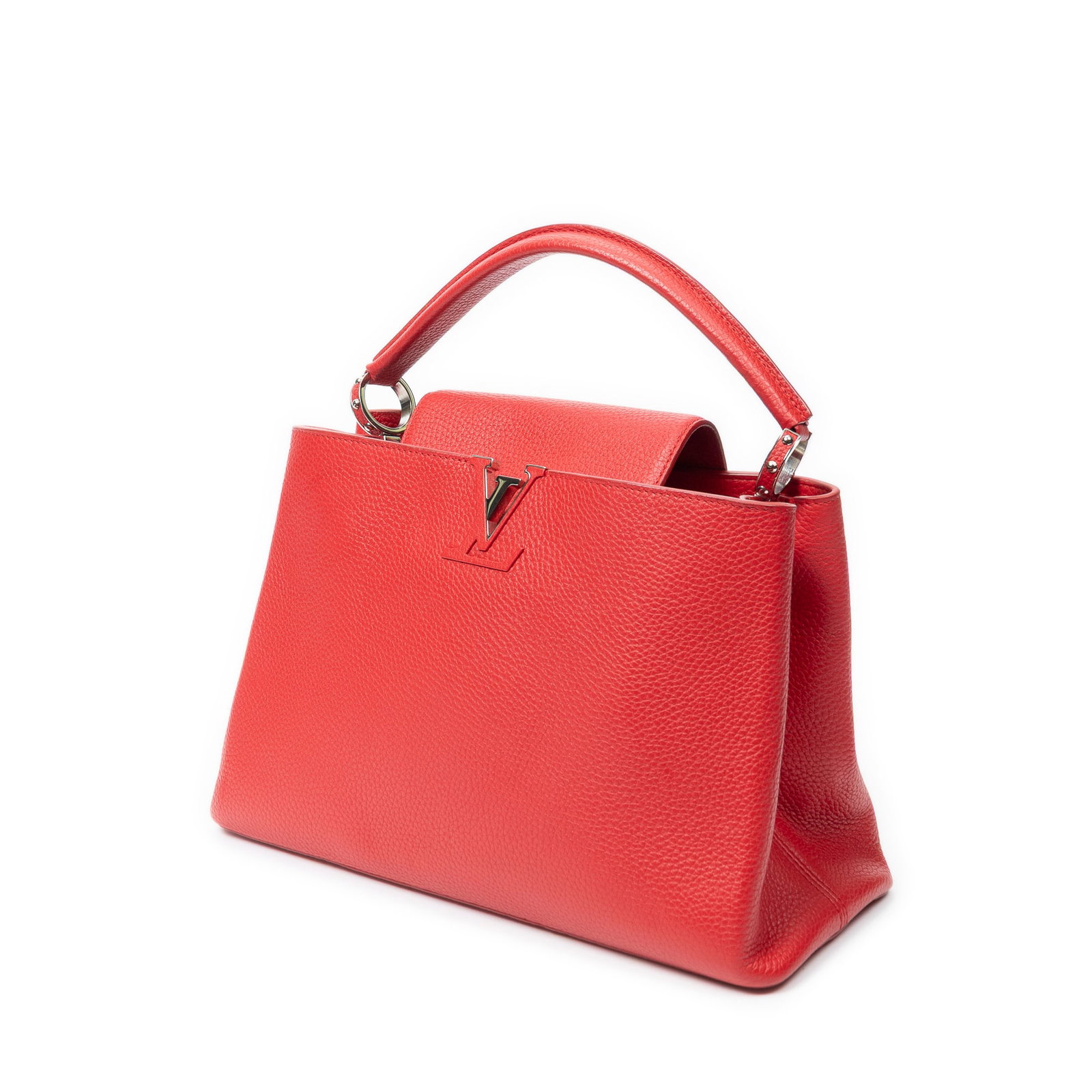 Louis Vuitton Capucines GM Shoulder Bag: Louis Vuitton Capucines GM shoulder bag in red Taurillon Clemence leather, silver brass hardware, marked TR1115 (11th Week of 2015); third-party authenticated 14.25 in. x 9 in. x 5.5 in. Condition A;