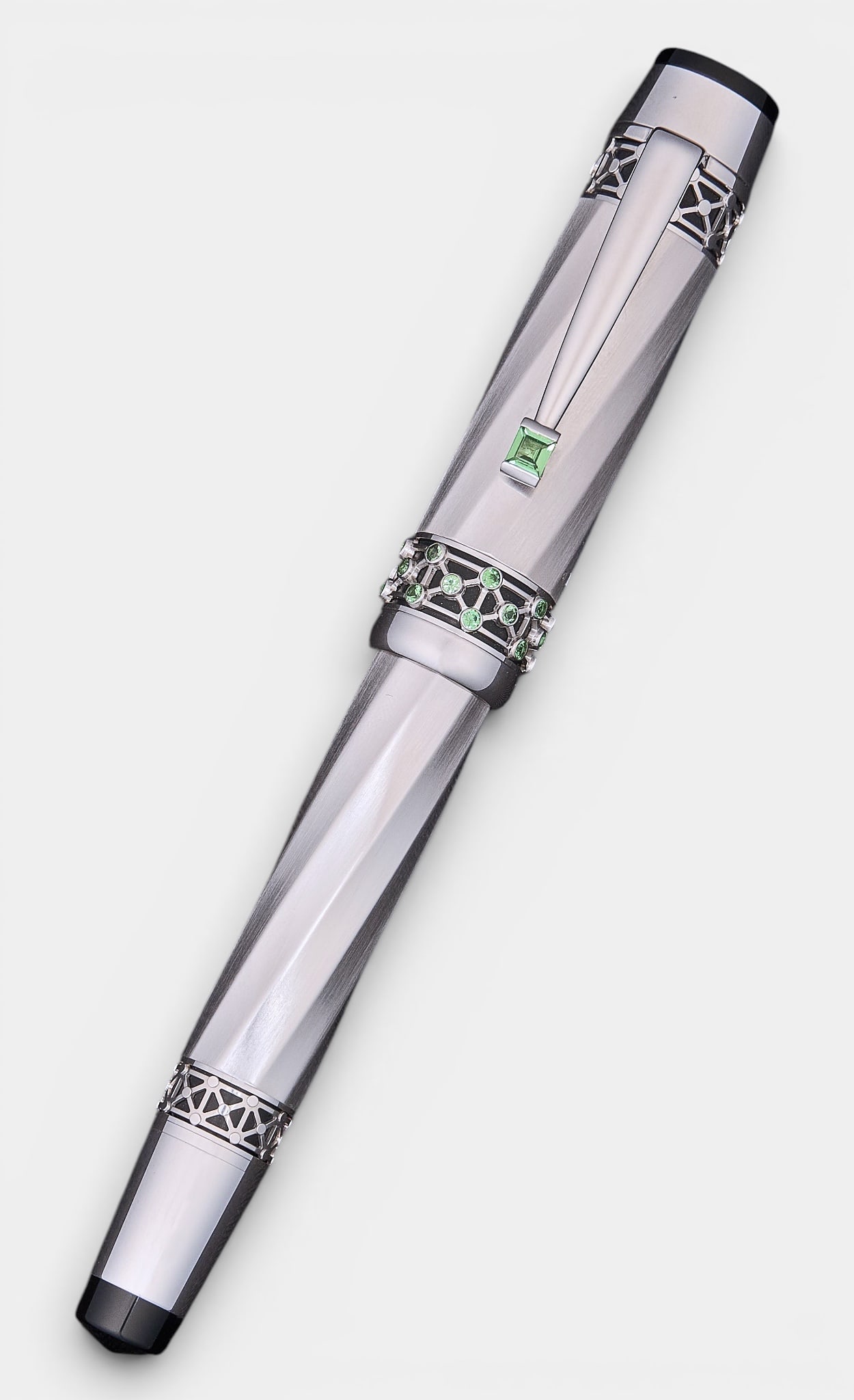 Montblanc 888 Patron of the Arts Karl Der Grosse 18k White Gold Fountain Pen (1 of 5)
