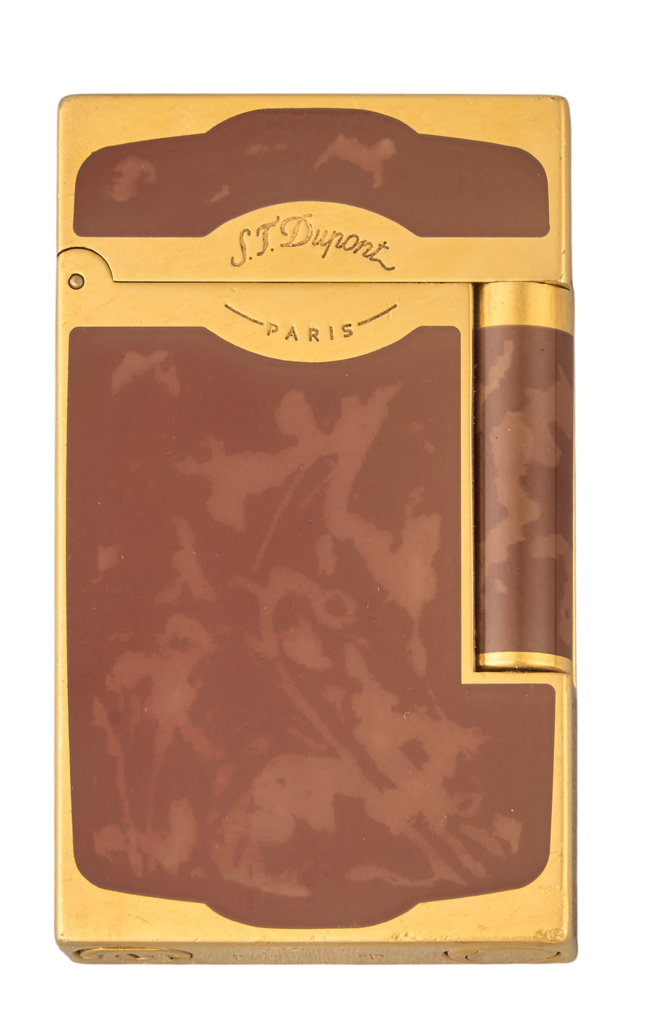 S.T. Dupont Ligne 2 Lighter: S.T. Dupont Ligne 2 lighter with a 24K yellow gold finish and Maduro Oscar natural lacquer, does not currently light Total weight: 107.3 g Provenance: Property from the Cordillera Ranch home of promin