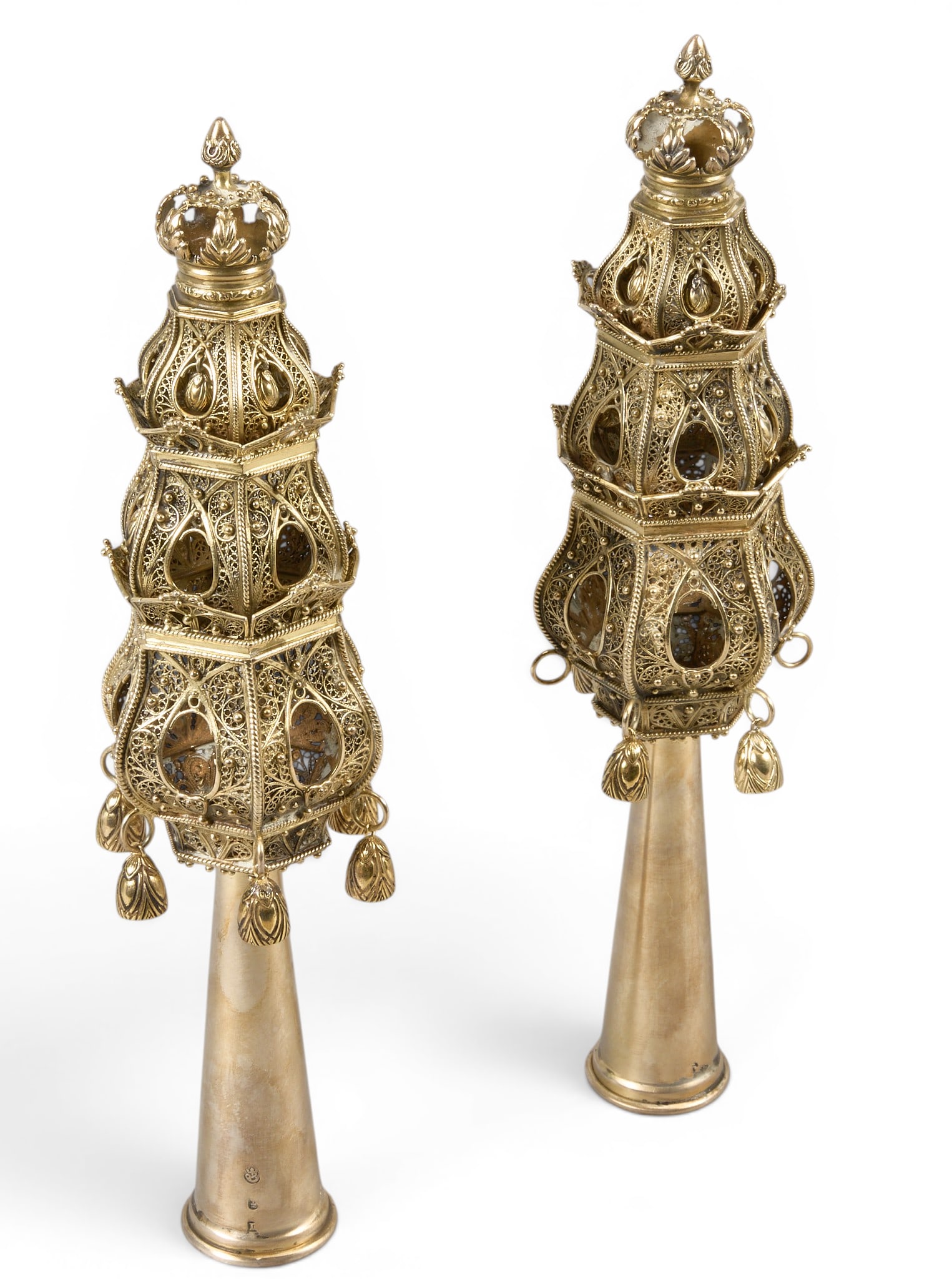 Judaica Gilt Silver Torah Rimonim Finials: Judaica gilt silver Torah rimonim finials height 11.5 in. x width 3 in. x depth 3 in. Total weight: 20.17 ozt weighable silver Provenance: Property from the collection of an industrial