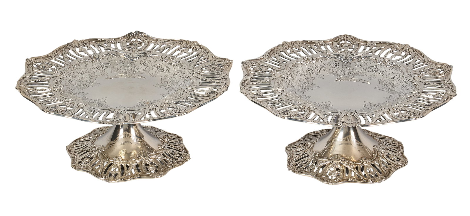 Red McCombs | Pair of Sterling Silver Bonbonnieres (1 of 5)