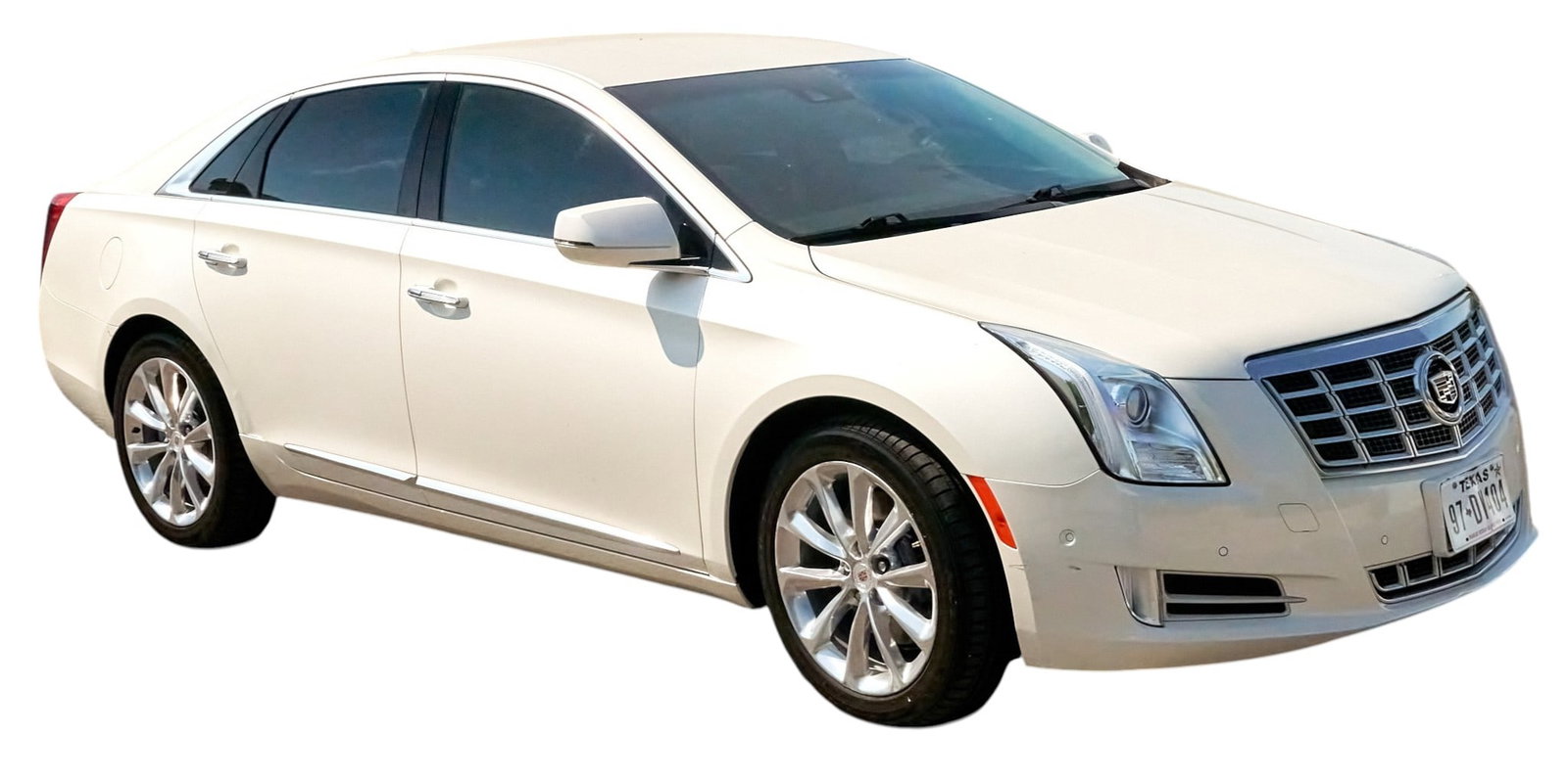 2014 Cadillac XTS Luxury Collection: 2014 Cadillac XTS Luxury Collection, four-door sedan, 26,759 miles, 3.6L V6 F DOHC 24V gasoline engine, front wheel drive, White Diamond Tricoat exterior, white leather interior, in very goo