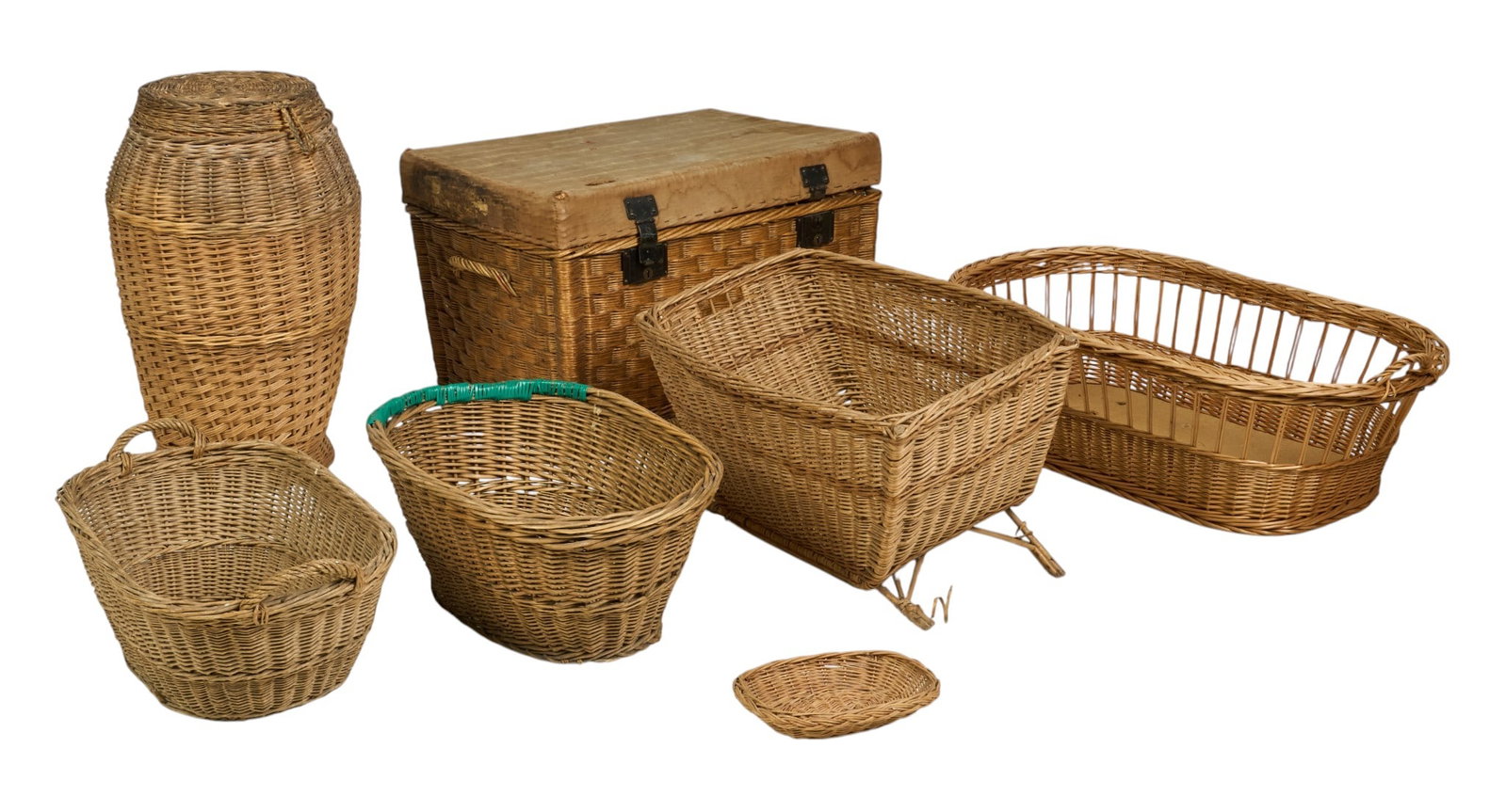 (7) Woven Wicker Items (1 of 3)