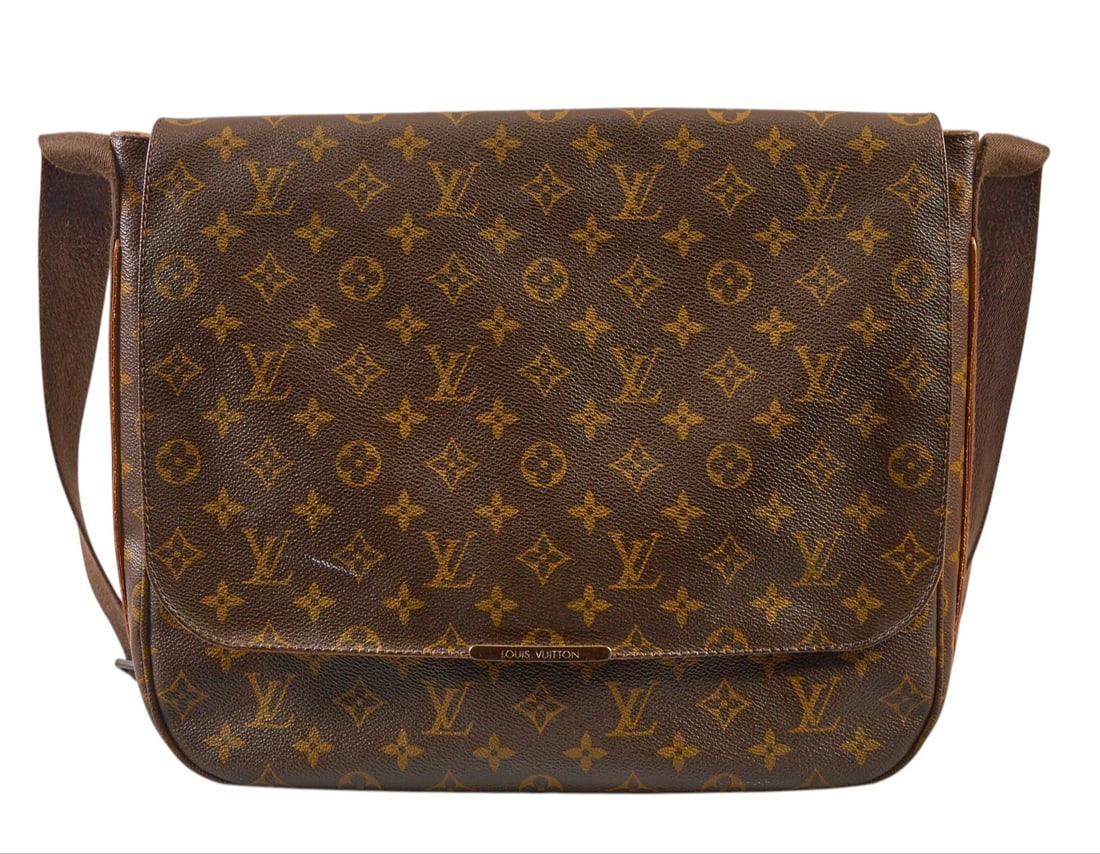 Louis Vuitton Beaubourg Messenger Bag: Louis Vuitton Beaubourg Messenger Bag in coated monogram canvas with golden hardware, and shoulder strap, marked DU1191 13 in. x 12 in. x 3.5 in. Condition A - excellent condition, shows