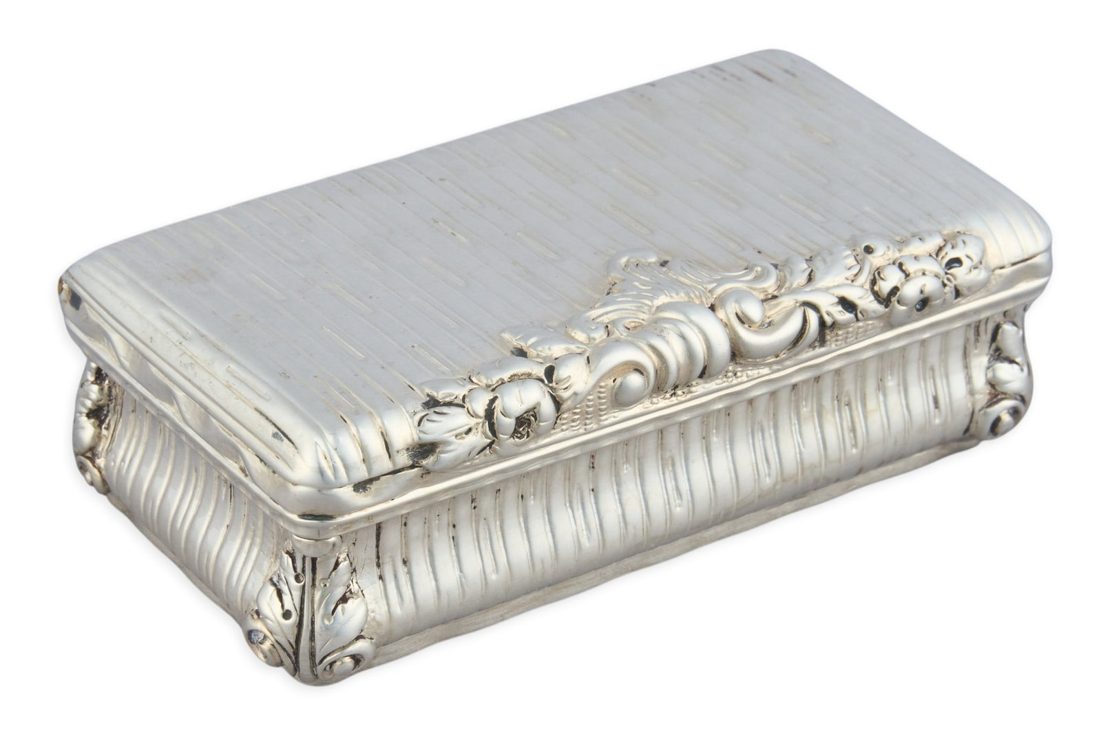 Small Sterling Silver Box: Small sterling silver box height 1 in. x width 3.5 in. x depth 2 in. Total weight: 4.89 ozt (weighable silver) Provenance: Property from the collection of an industrial chemicals entrepren