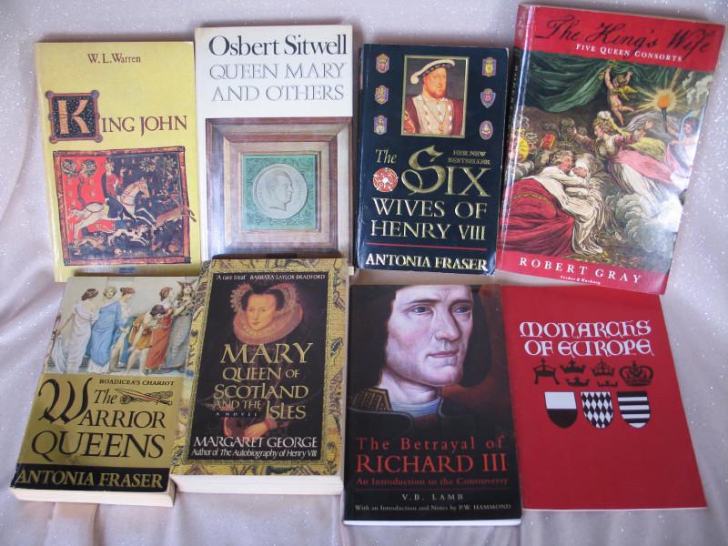 Fourteen vintage Costume/Fashion/ Royalty books (1 of 3)