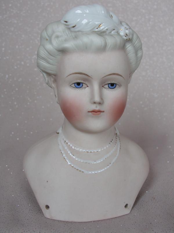 German Alt, Beck & Gottschalck c1870s Lady 5.75” (1 of 3)