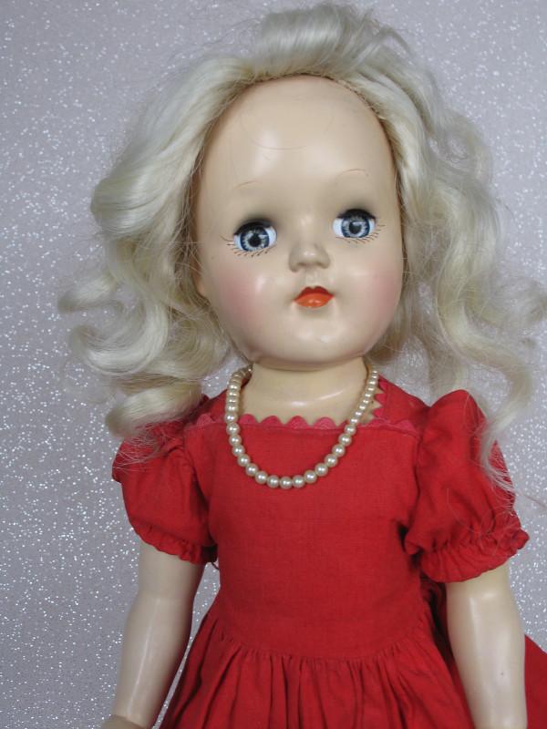 Hard plastic Ideal 'Toni' P91 teen platinum-blonde doll (1 of 5)