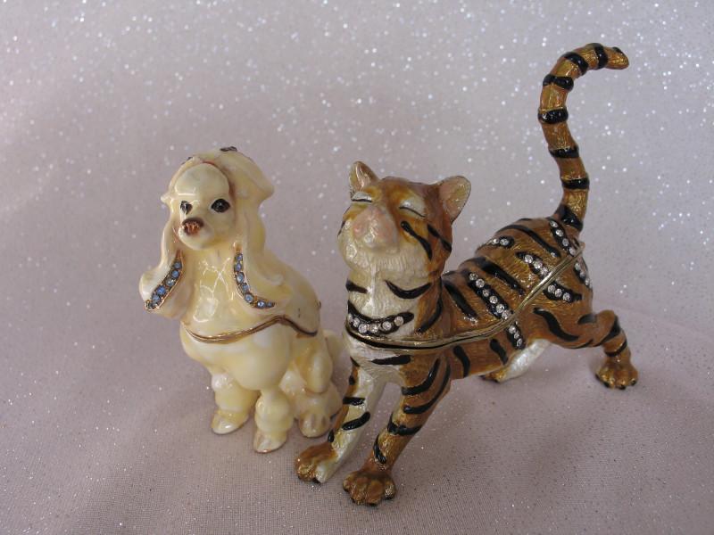 Two lady dresser Animal trinket box/figurines c2000. (1 of 3)