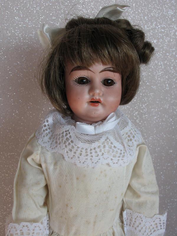 Three dolls:- A/Marseille Alma 41cm shoulder head, kid (1 of 6)