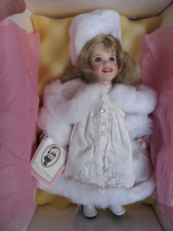 Two MIB Dolls, UFDC Lawtons 22cm "Katrena" from the (1 of 2)