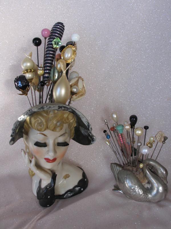 Mixed toys and more:- 30+ hat pins mostly plain in a (1 of 6)
