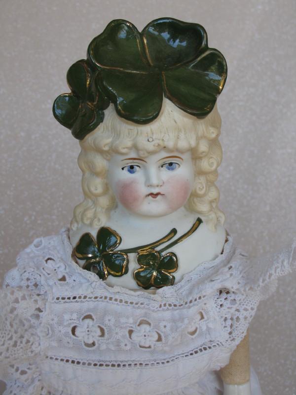 Scarce Hertwig & Co "Clover" Bonnet-head 16" (41cm) (1 of 4)