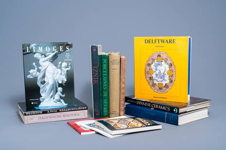 An interesting and varied collection of art books on: Full title: An interesting and varied collection of art books on earthenware and porcelain (Limoges, Delft, SÃ¨vres, Iznik,...) Description: Various formats.