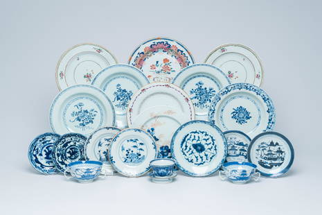 A varied collection of Chinese blue, white and famille rose porcelain, 18th/19th C.: Full title: A varied collection of Chinese blue, white and famille rose porcelain, 18th/19th C. Description: Dia.: 25,5 - 19 cm (the largest and the smallest plate)Dia.: 16,5 - 14,4 cm (the largest