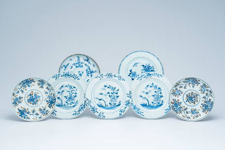 Seven Chinese blue and white plates with floral design, Kangxi/Qialong: Full title: Seven Chinese blue and white plates with floral design, Kangxi/Qialong Description: Dia.: 23,2 - 21,2 cm (the largest and the smallest plate)