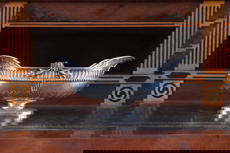 A Ghent silver Louis XVI sauce boat with floral relief design, maker's mark Joannes Franciscus: A Ghent silver Louis XVI sauce boat with floral relief design, maker's mark Joannes Franciscus Deprez, dated (17)89 H 11,5 - L 26,5 - D 18,5 cm
