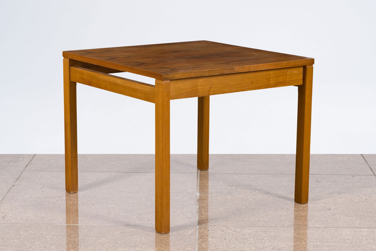 A Belgian wooden side table, Van Den Berghe-Pauvers, Ghent, 20th C.: A Belgian wooden side table, Van Den Berghe-Pauvers, Ghent, 20th C. H 45 - L 55 - D 55 cm