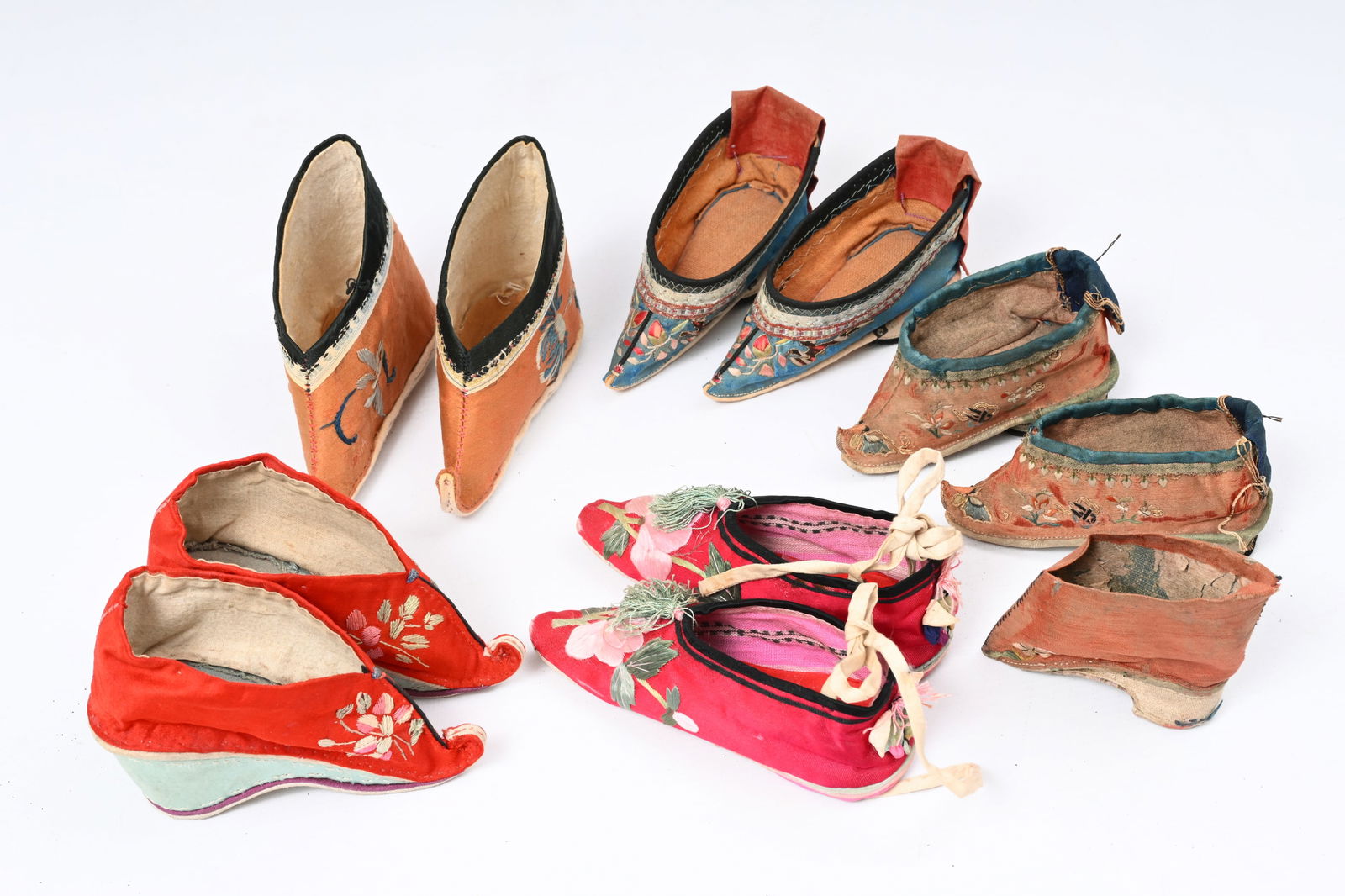 Five pairs of Chinese silk and cotton lotus shoes, Qing and early 20th C. (1 of 6)
