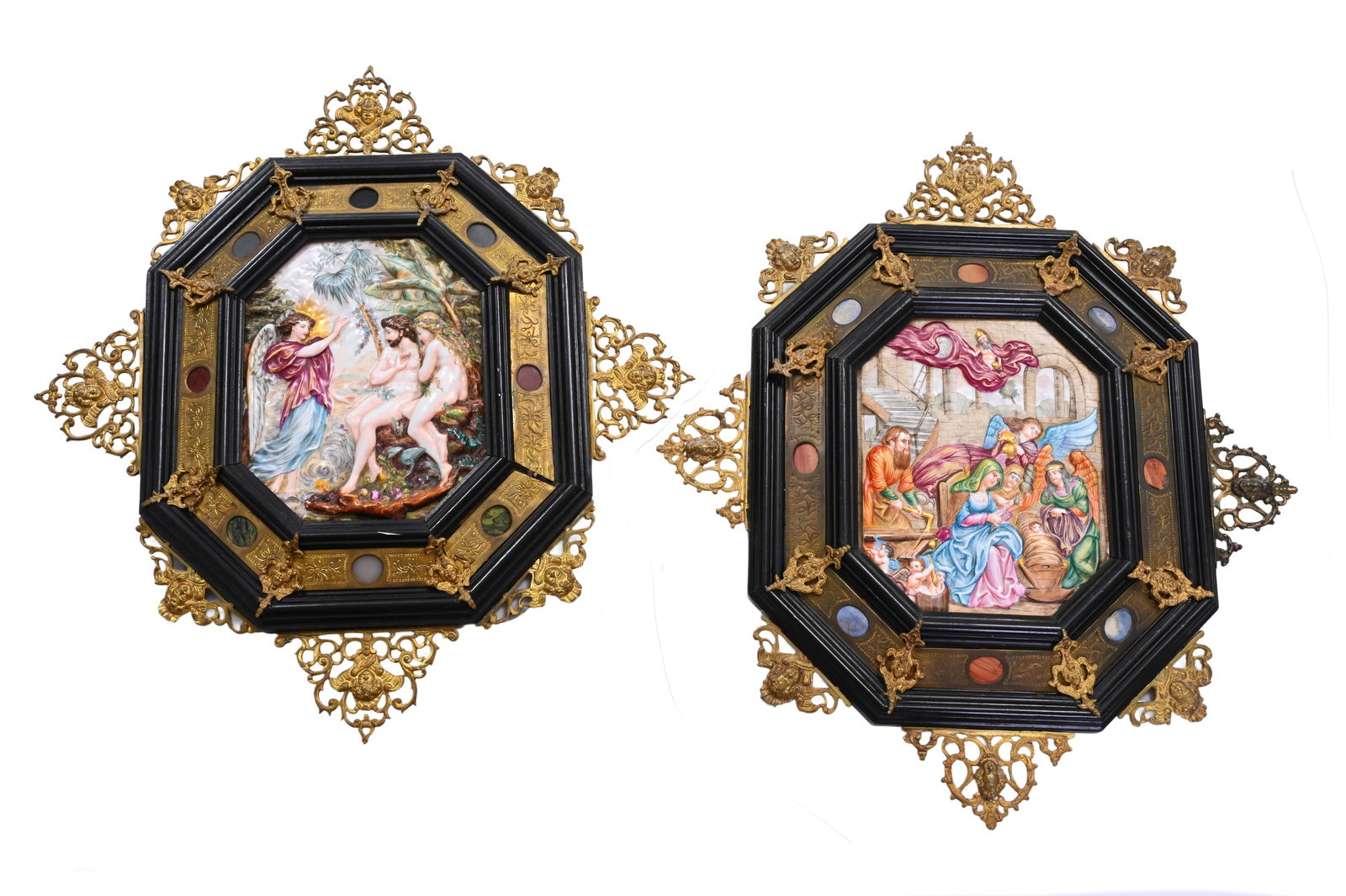 Two Capodimonte porcelain 'Passion of the Christ' plaques in fine gilt copper frames, 19th C.: Two Capodimonte porcelain 'Passion of the Christ' plaques in fine gilt copper frames, 19th C. 49,5 x 45,5 cm (each frame)