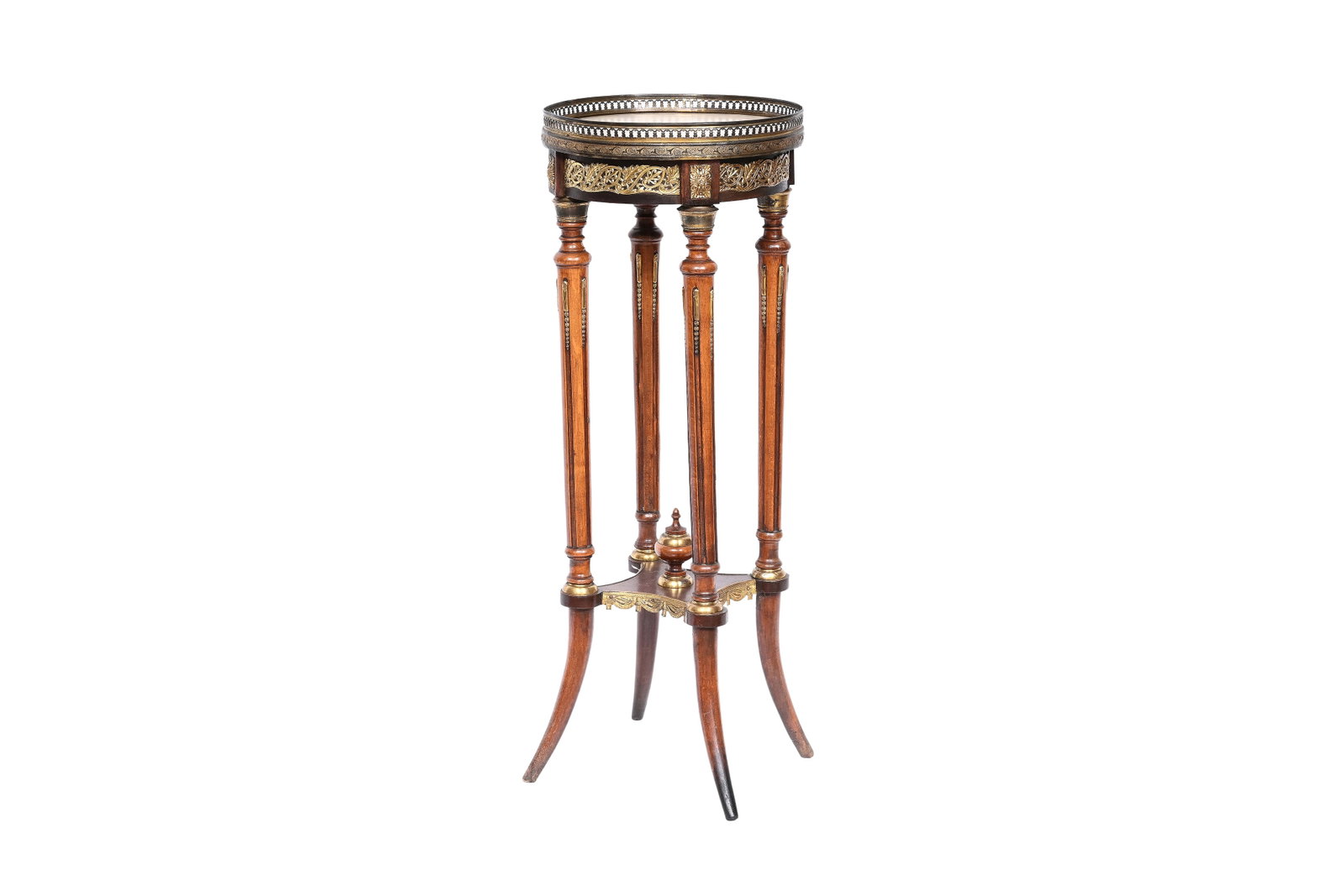 A French gilt brass and bronze-mounted wooden gueridon with marble top, 19th/20th C.: A French gilt brass and bronze-mounted wooden gueridon with marble top, 19th/20th C. H 80 - Dia.: 30,5 cm