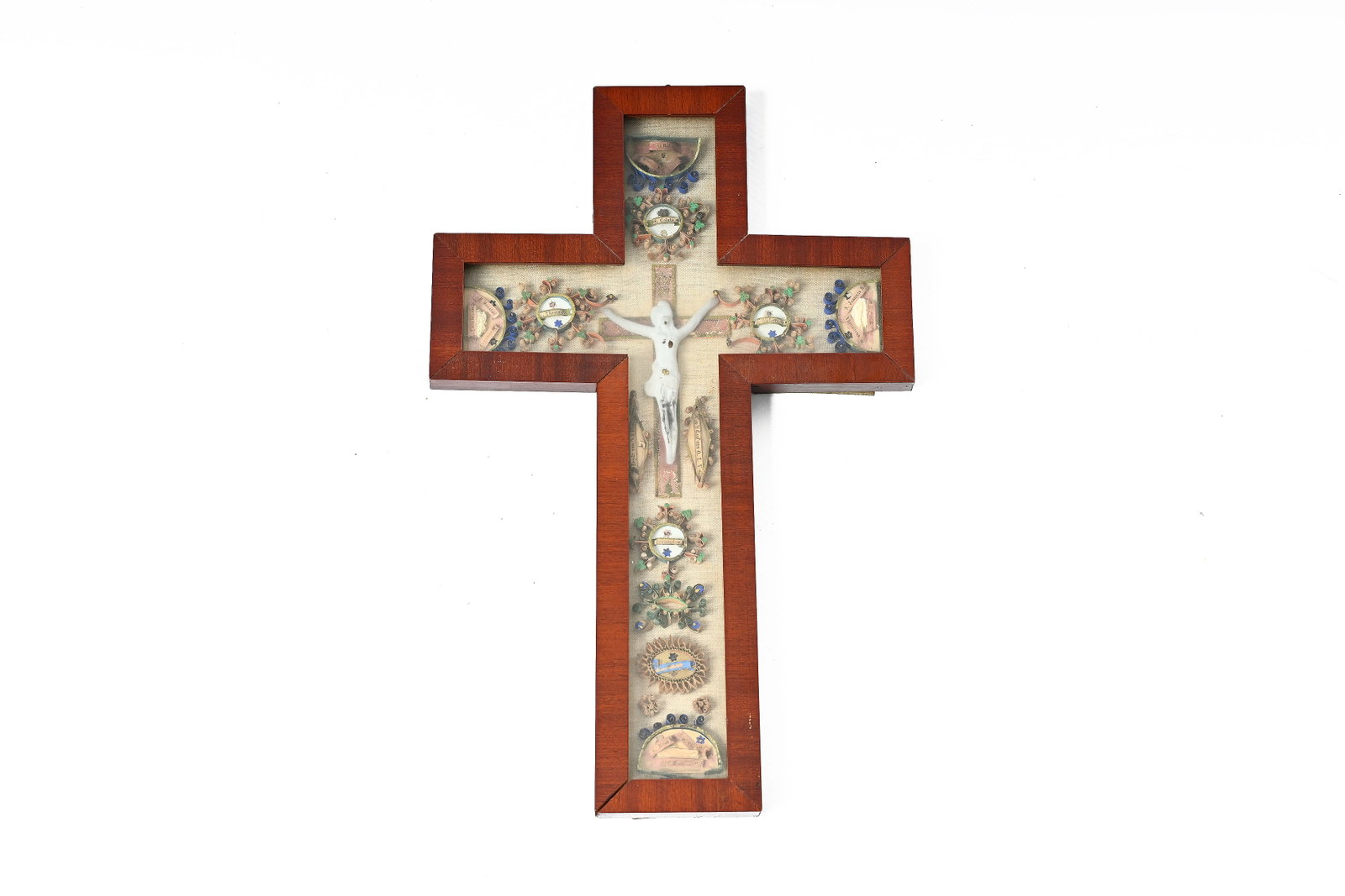 A reliquary cross with various relics, paper filigree and a Corpus Christi, Belgium, 19th C.: A reliquary cross with various relics, paper filigree and a Corpus Christi, Belgium, 19th C. H 38 - L 24,5 cm