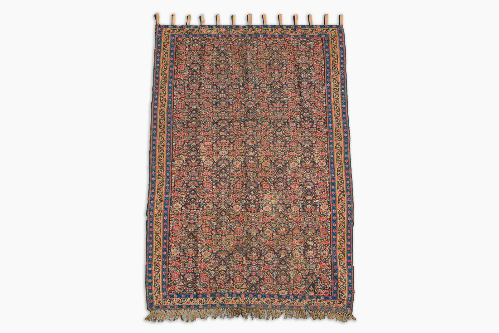 A Persian Senneh Kelim (Kilim) rug with floral design, wool on cotton, first half 20th C.: A Persian Senneh Kelim (Kilim) rug with floral design, wool on cotton, first half 20th C. 203 x 132 cm