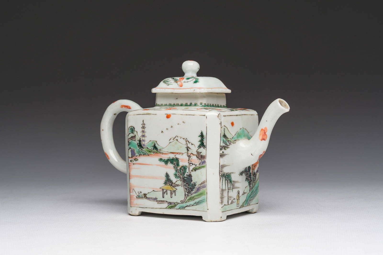A rectangular Chinese famille verte teapot and cover, Kangxi