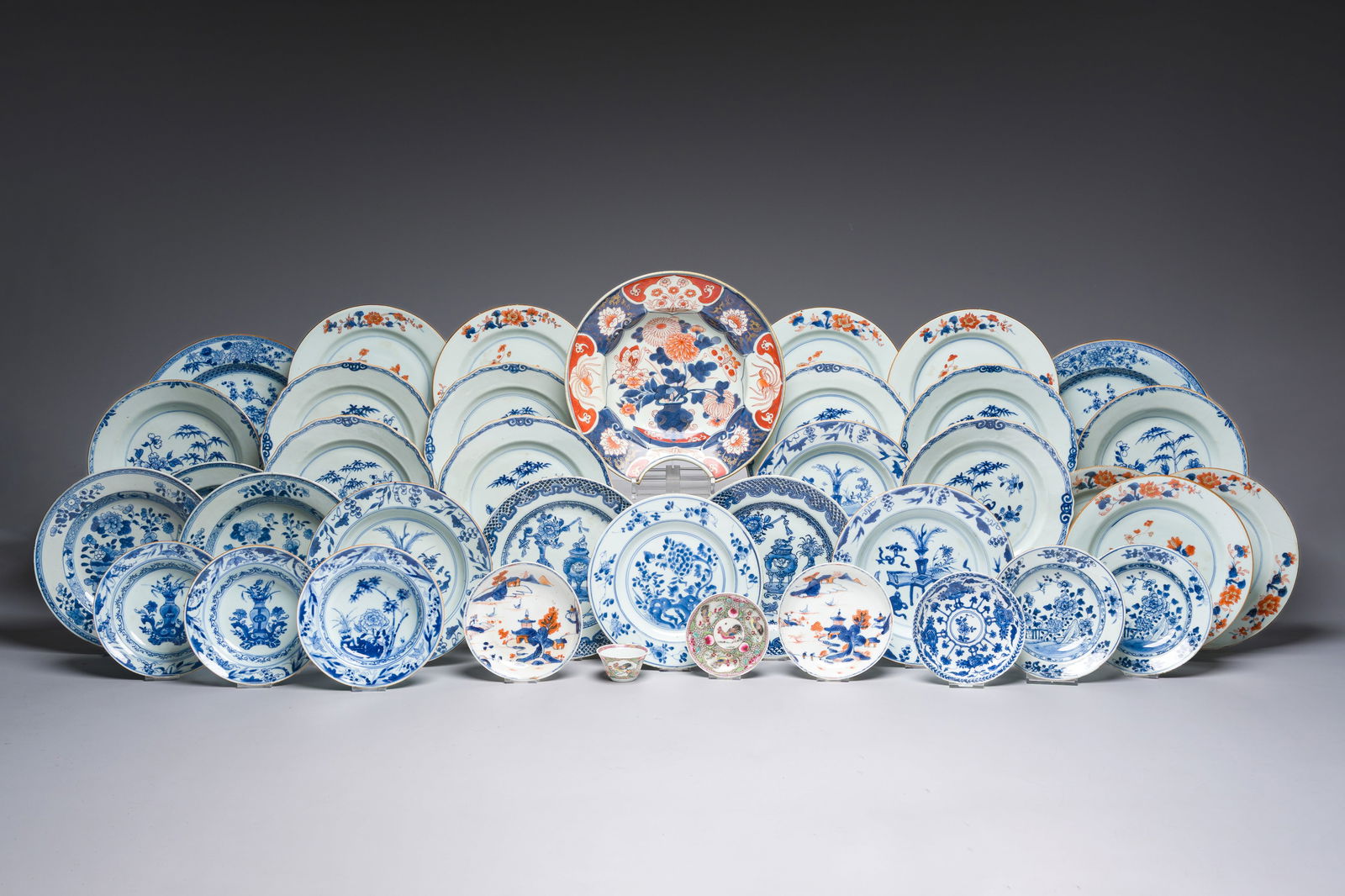 A varied collection of Chinese porcelain, Kangxi and later (1 of 13)