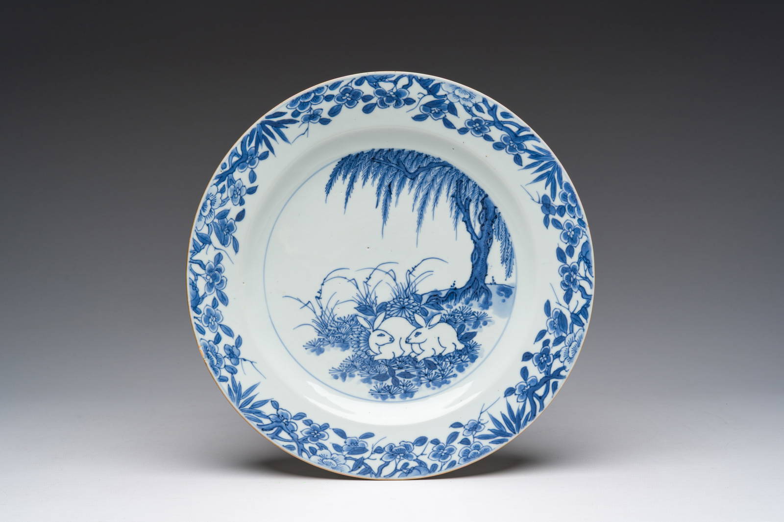 A Chinese blue and white dish with two hares, Qianlong
