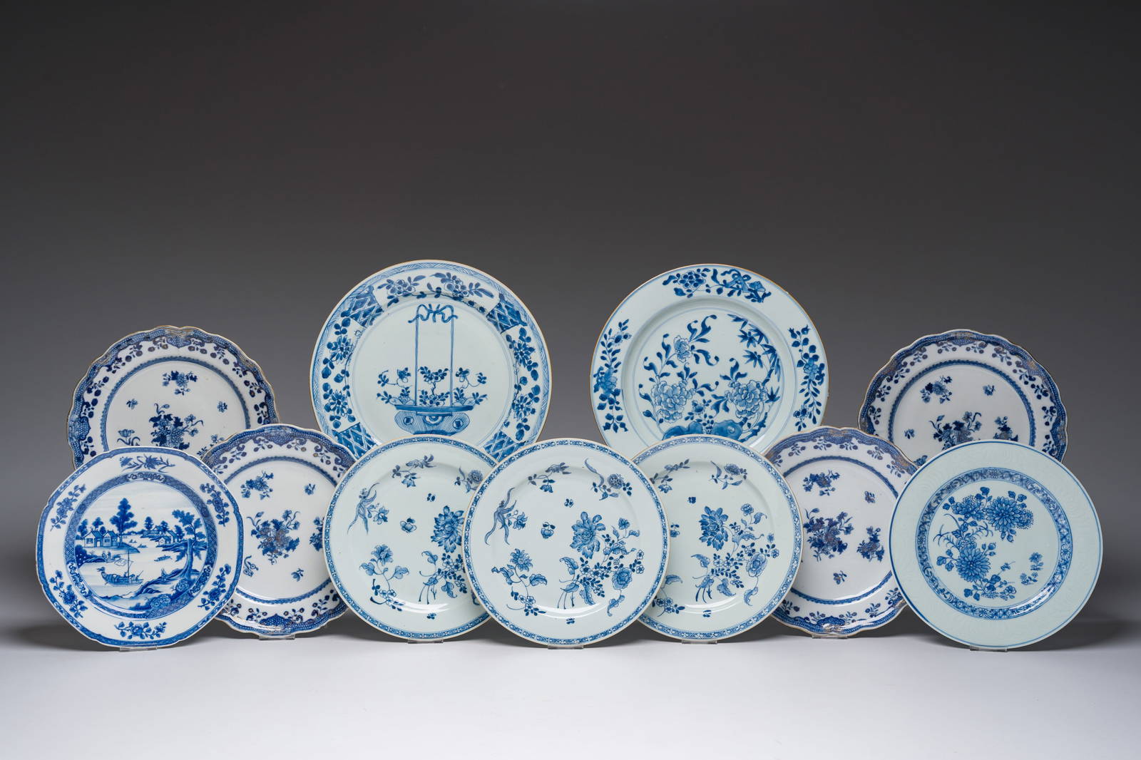 Eleven Chinese blue and white plates and dishes, Qianlong