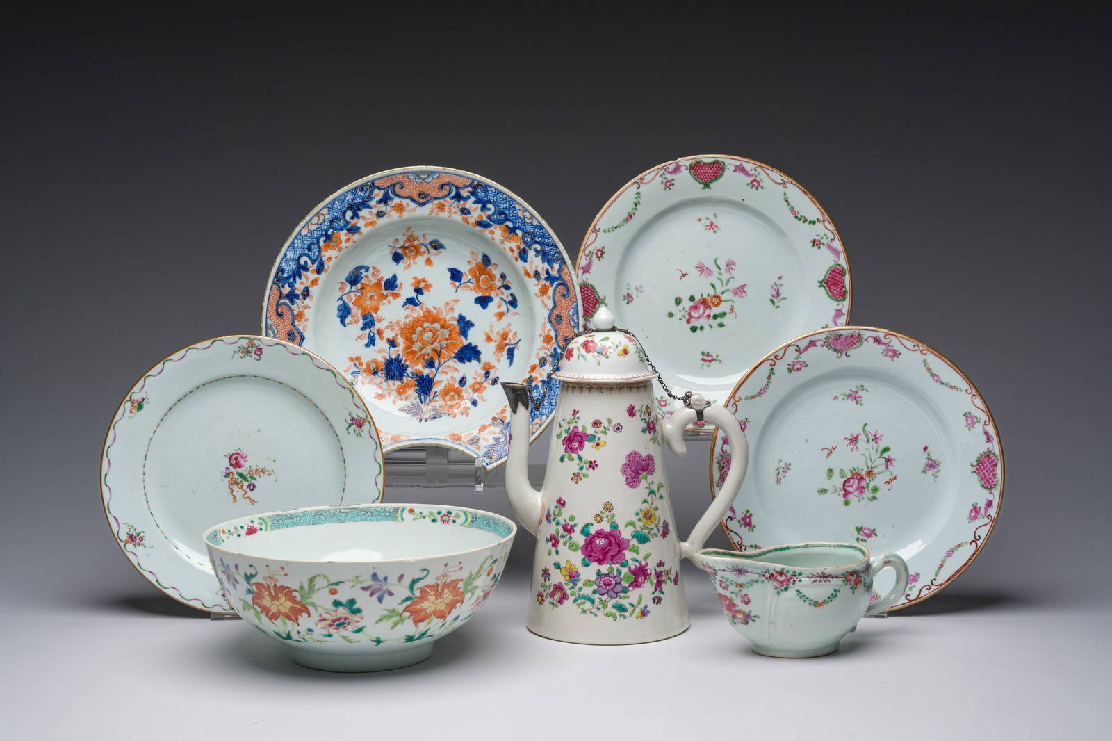 A varied collection of Chinese famille rose and Imari style export porcelain, Qianlong