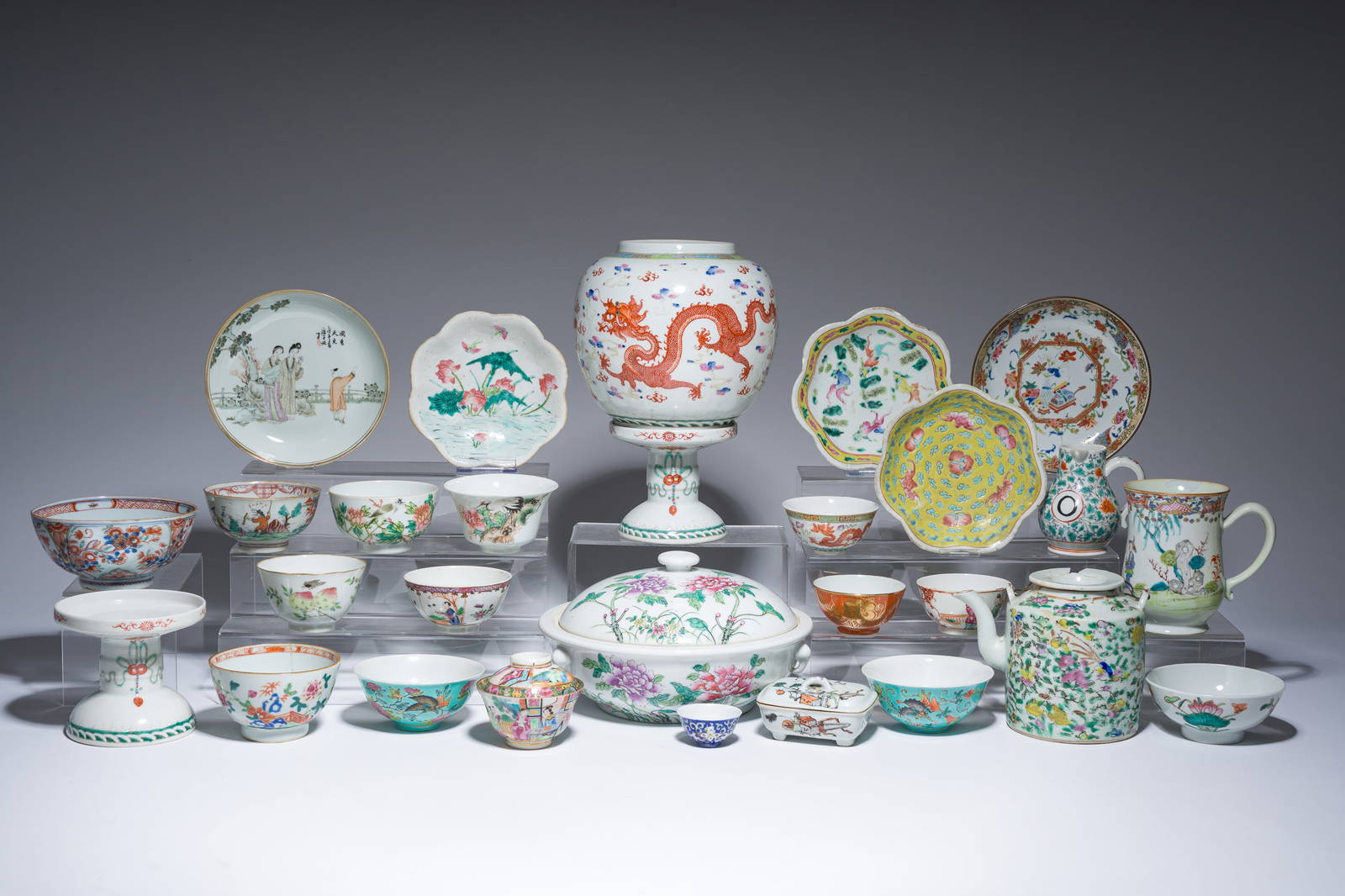 An extensive collection of Chinese porcelain, 18th/20th C.