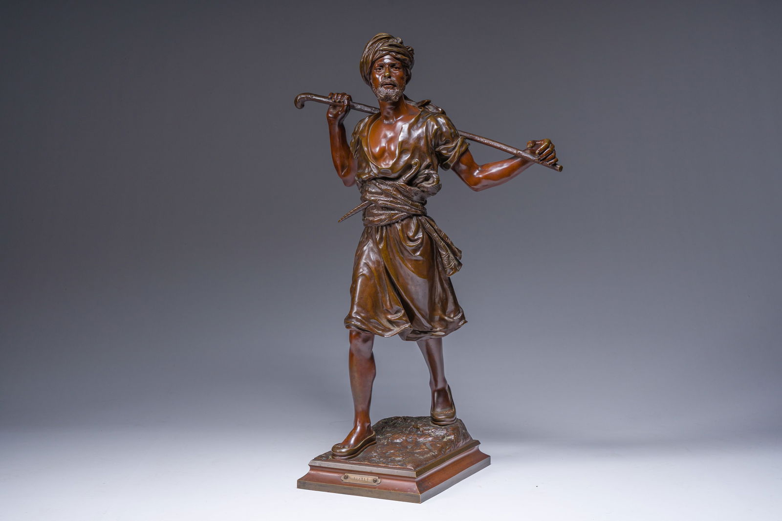 Emile Pinedo (1840-1916): 'Arabe en marche' (Arab on the march), brown patinated bronze (1 of 12)